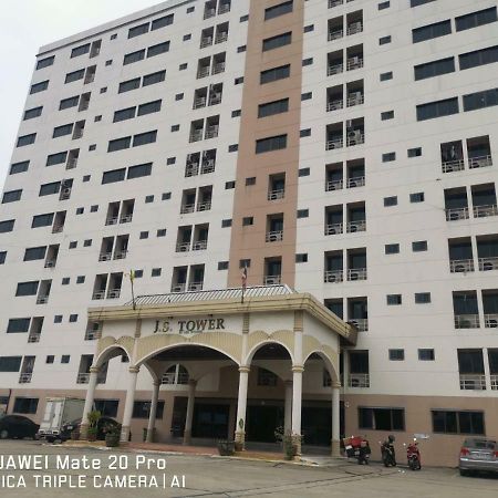 Js Tower Hotel Bangkok Exterior photo